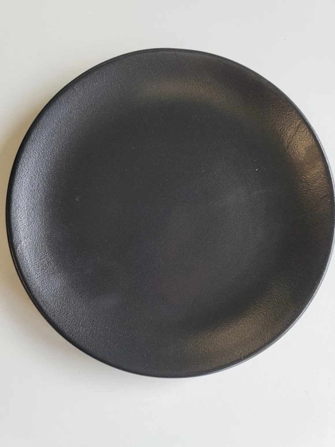 assiette_coupe_de__onyx___0-1.webp Sale Assiette coupe de 8" Onyx - Noire - 36 par boite Vaisselle