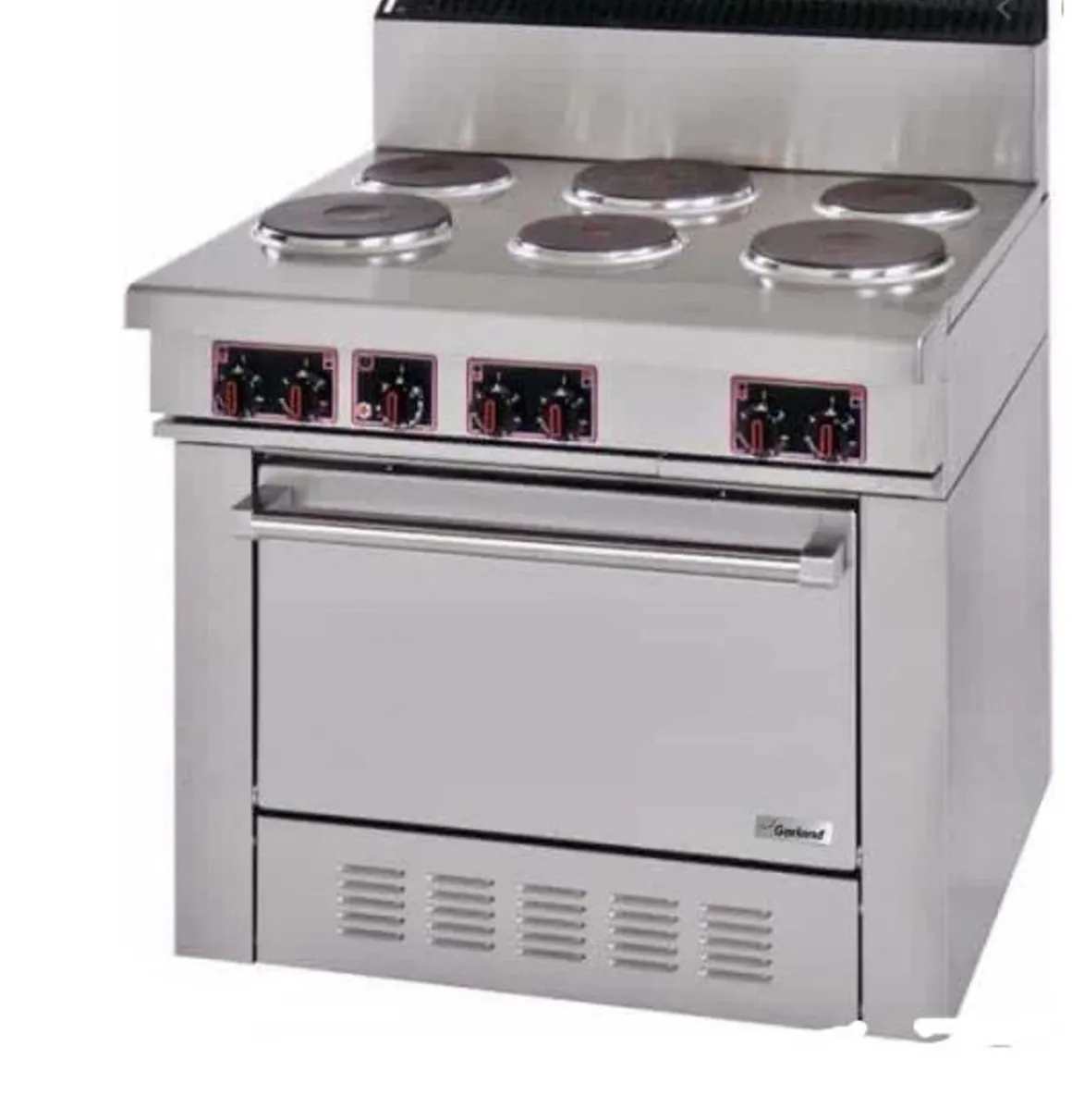 cuisinire_de____ronds_ple_0.webp Hot Cuisinière de 36" à 6 ronds plein avec four - 208 Volts / 3 Phases Équipements De Cuisson