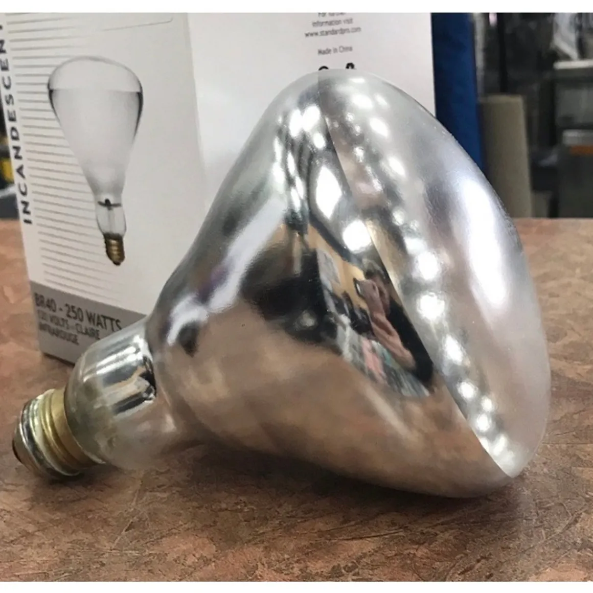 globe_chauffant_blanc_r_a_0.webp Outlet Globe chauffant blanc R40 avec téflon - 250W Réchauds Et Maintiens