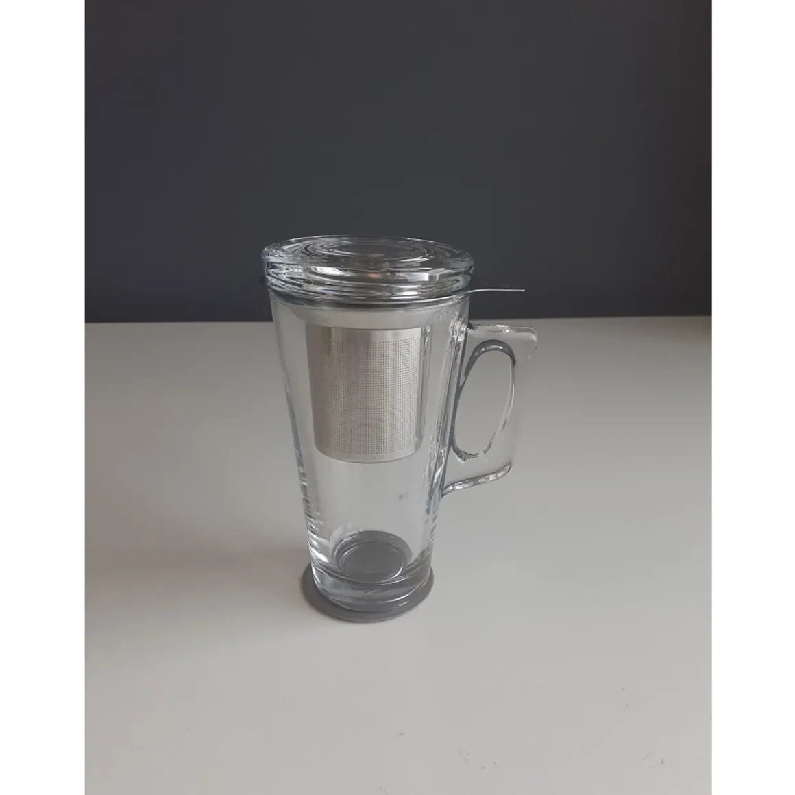 tasse__th_de__oz_avec_inf_0.webp Hot Tasse à thé de 15 oz avec infuseur Tea Party - 24 par boite Vaisselle